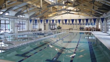 Alberca techada y alberca climatizada