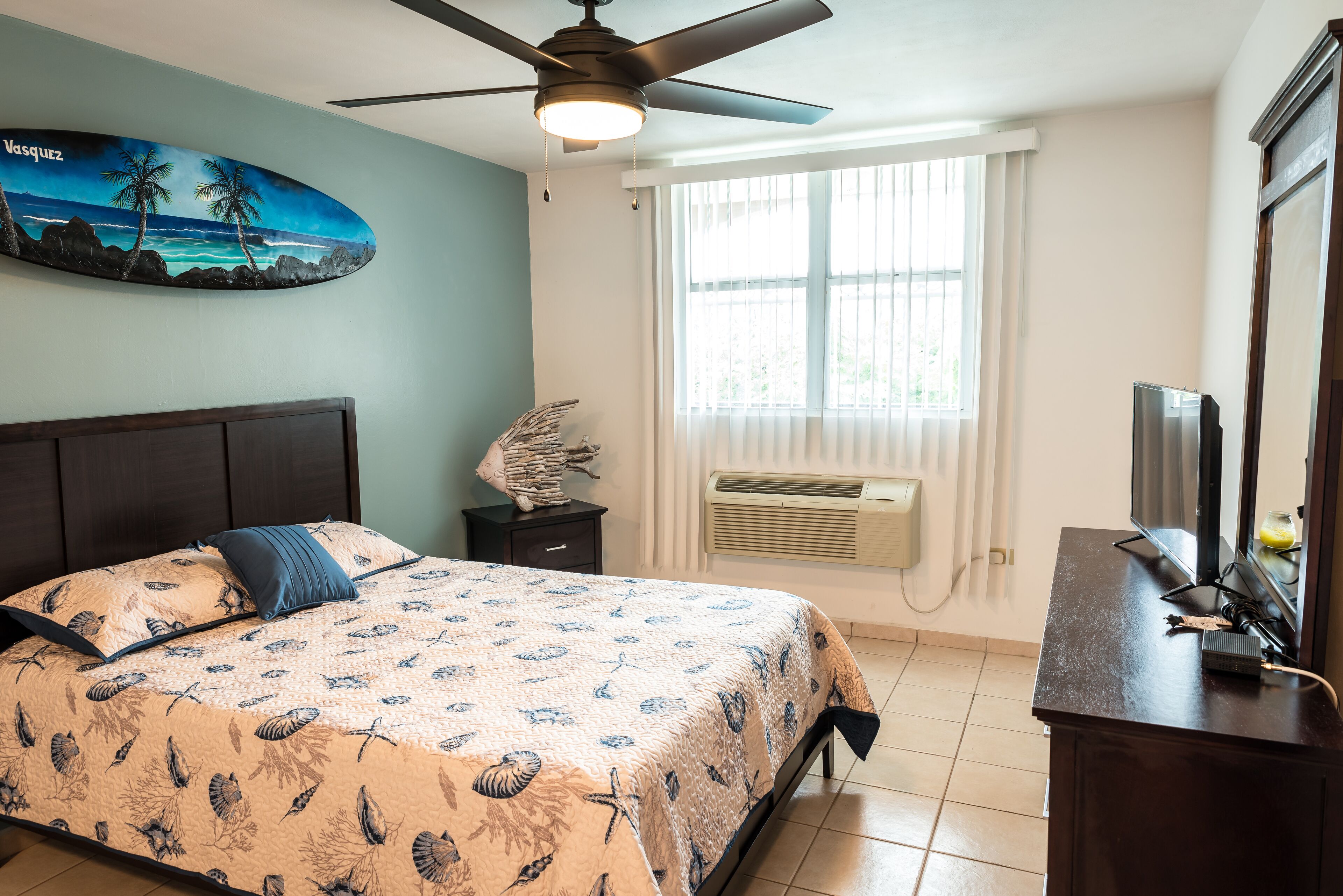 2 室のベッドルーム、アイロン / アイロン台、WiFi (無料)、ベッドシーツ