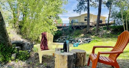 The Bunkhouse, A Romantic Riverside Get-A-Away for Two