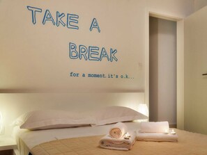 5 bedrooms, iron/ironing board, WiFi