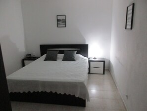 3 bedrooms, travel crib, free WiFi, bed sheets