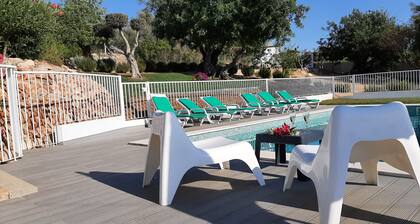 Oasis of tranquility - Villa with secure pool and large garden