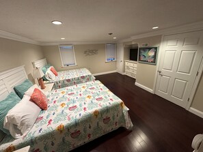 4 bedrooms, iron/ironing board, free WiFi, bed sheets