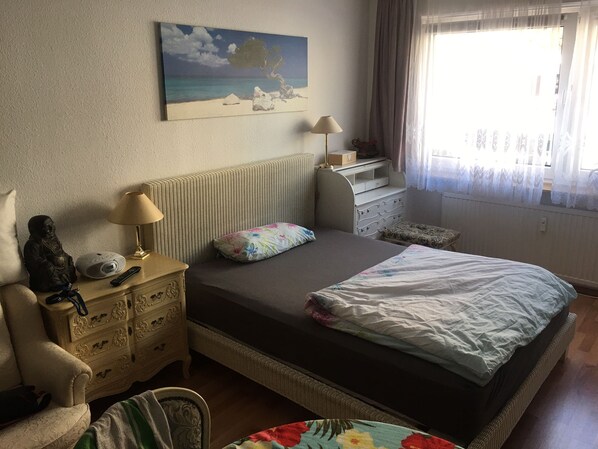 1 bedroom, iron/ironing board, free WiFi, bed sheets - Great location in the center, well equipped to accomplish everything on foot. (Düsseldorf)