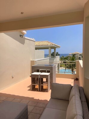 Property grounds - #16 Jobos Beach 4BR, 3BA Penthouse w/ Pool Table (Isabela)