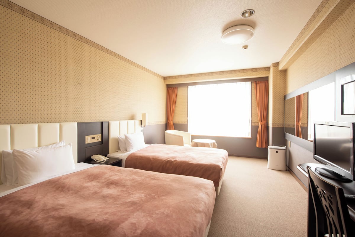 Standard tvåbäddsrum - icke-rökare (Check-in at Hotel Gotemba Kogen Hotel) | 1 sovrum, gratis wi-fi och sängkläder
