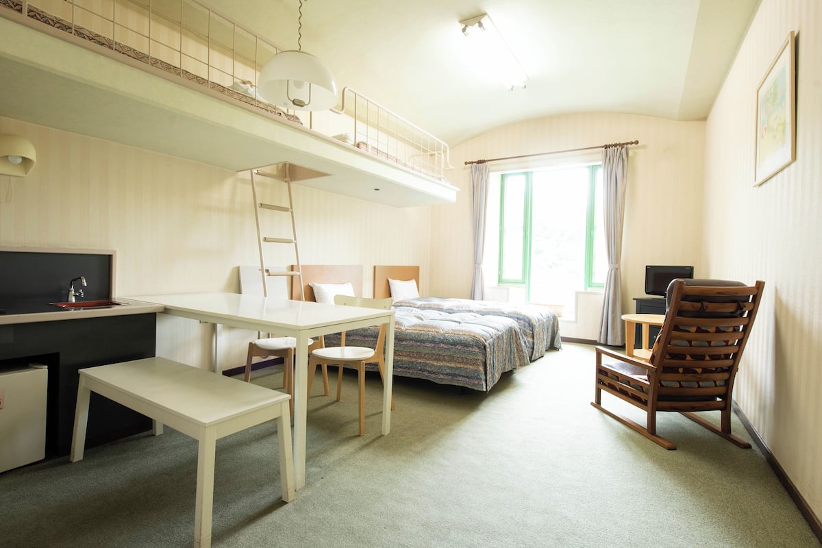 Vierpersoonskamer, niet-roken (Hotel Tokinosumika Western Room) | 1 slaapkamer, gratis wifi, beddengoed