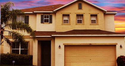 LUXUS 5 Bett / 4. 5 Bad ~ Familie Disney Thema ~ Spielzimmer ~ Spa ~ Pool ~ Wifi