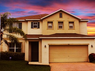 LUXURIOUS 5 Bed/4.5 Bath ~ Family~ Disney Theme~Game Room~Spa~ Pool~Wifi