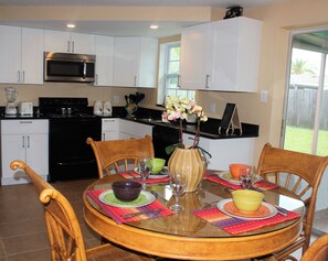 Dining area/kitchen