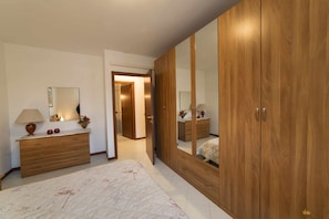 1 bedroom, iron/ironing board, free WiFi - Residence Don - pool, garden, 200m to the lake (Bardolino)