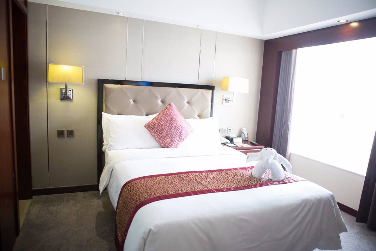Family Room | Blackout drapes, WiFi (free)
