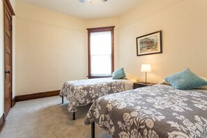 3 habitaciones, tabla de planchar con plancha y wifi gratis