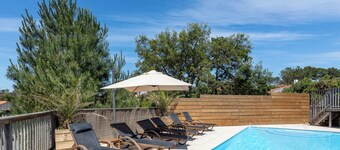 4* Gallery Villa in Moliets, 15 p, heated pool, ensuite rooms/ close 2 beach