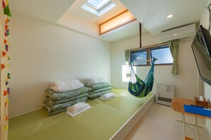 Apartemen Keluarga | Setrika/meja setrika, Wi-Fi gratis, dan seprai linen