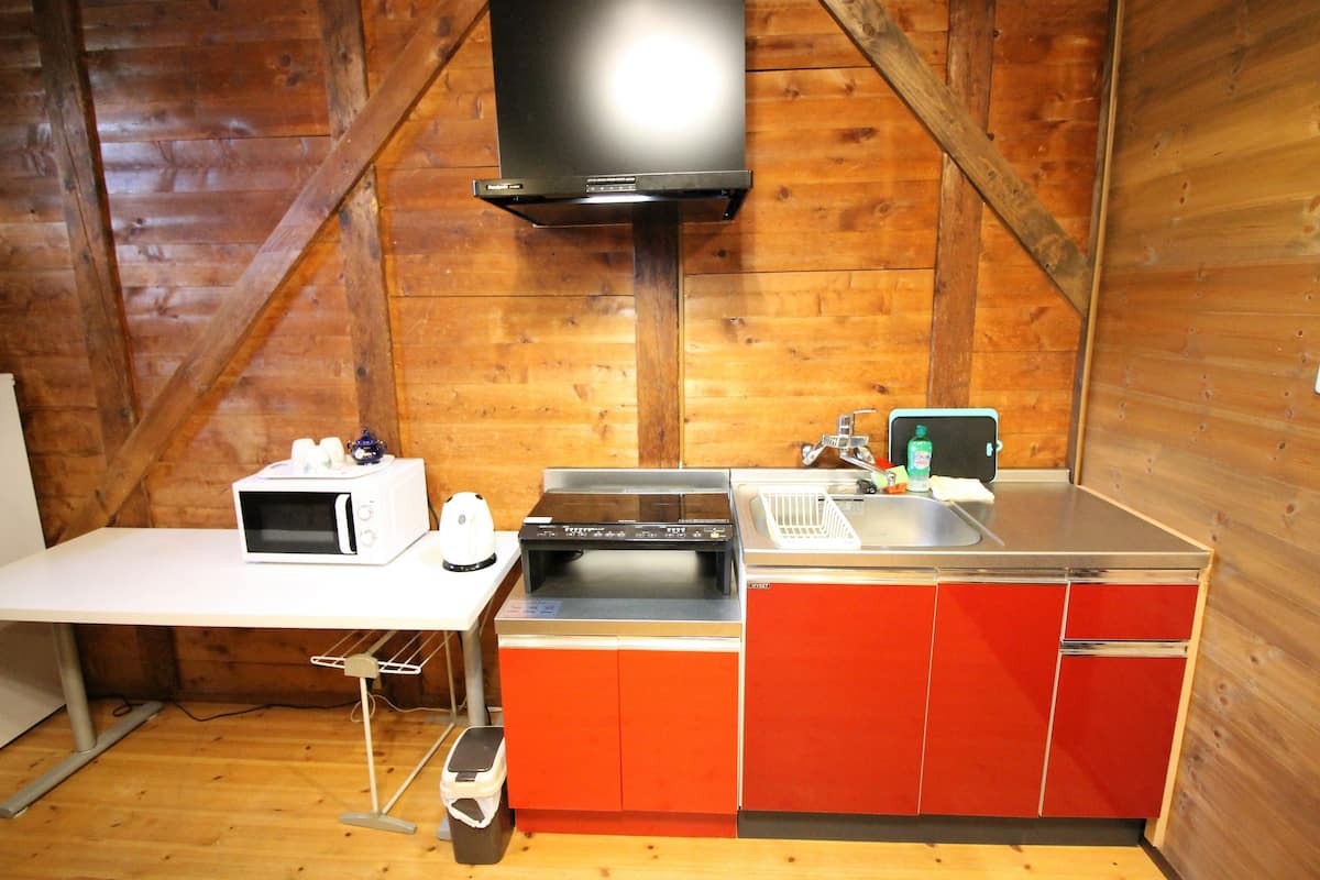 family bungalow | private kitchenette | fridge, microwave, electric kettle, cookware/dishes/utensils