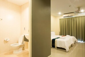 Shower, free toiletries, hair dryer, towels - Central Residences (Wichit)