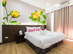 Desk, rollaway beds, free WiFi - Busara Chiangmai Hotel (Chiang Mai)