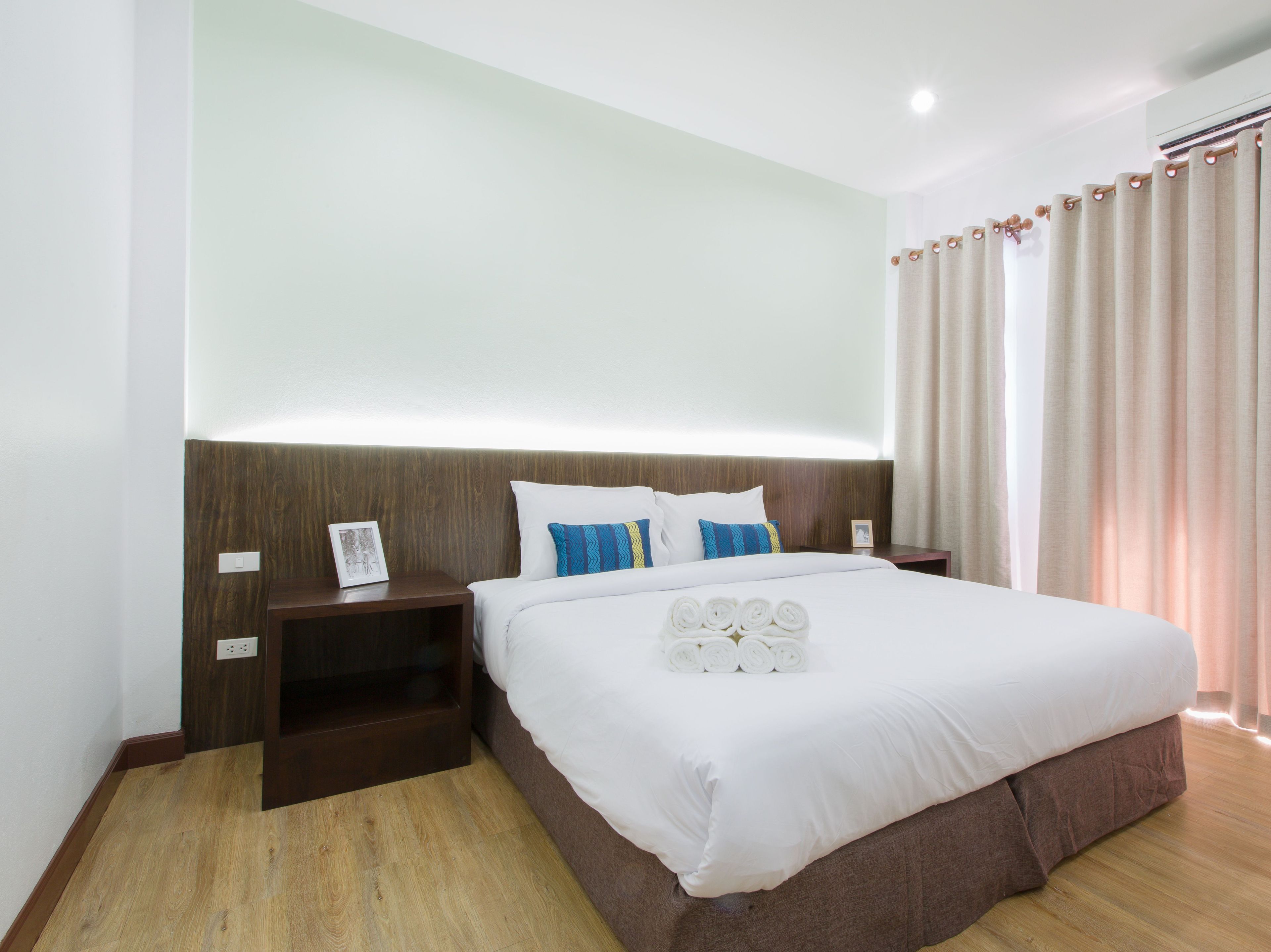 deluxe room | desk, rollaway beds, free wifi