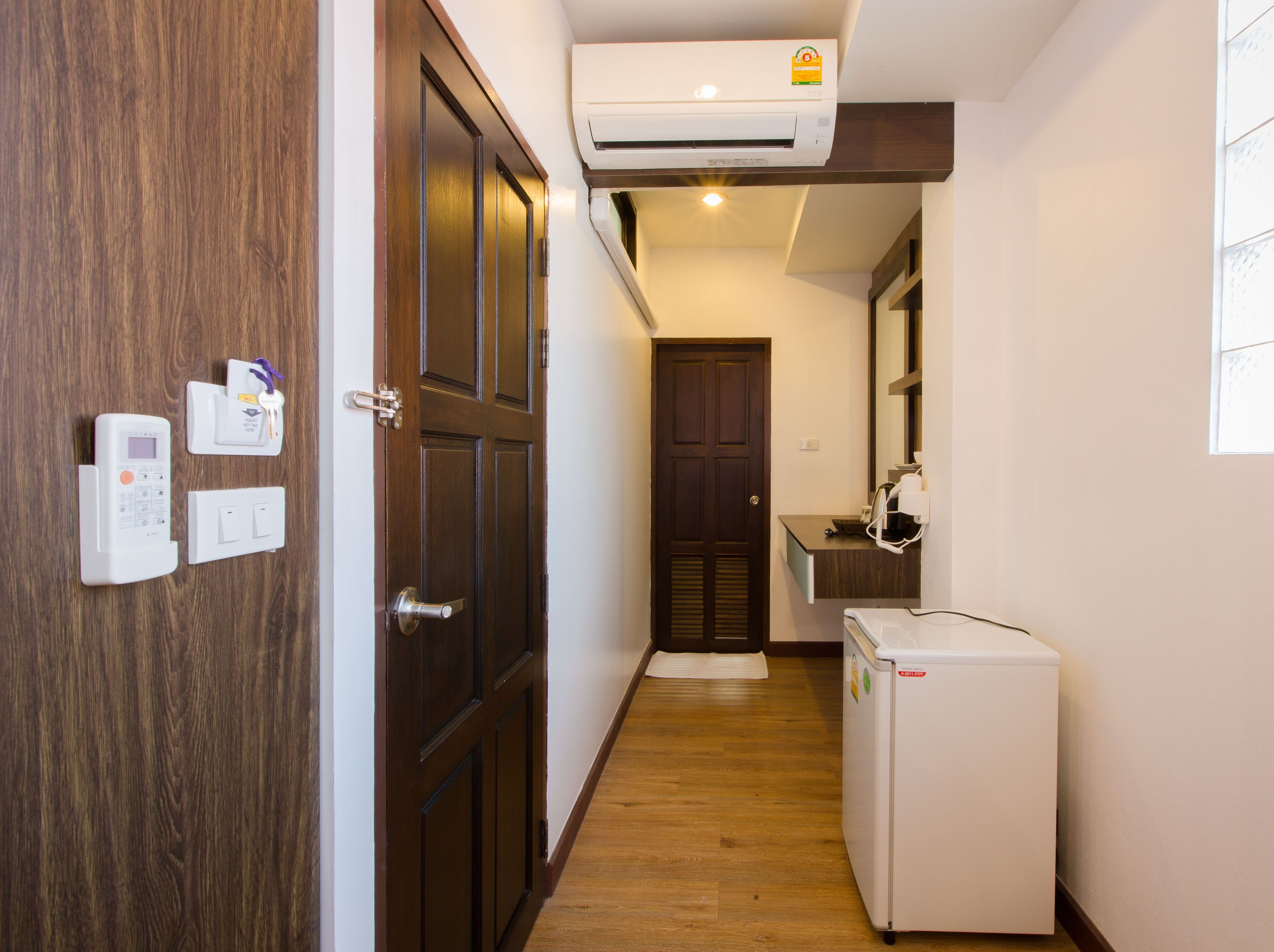 deluxe room | hallway