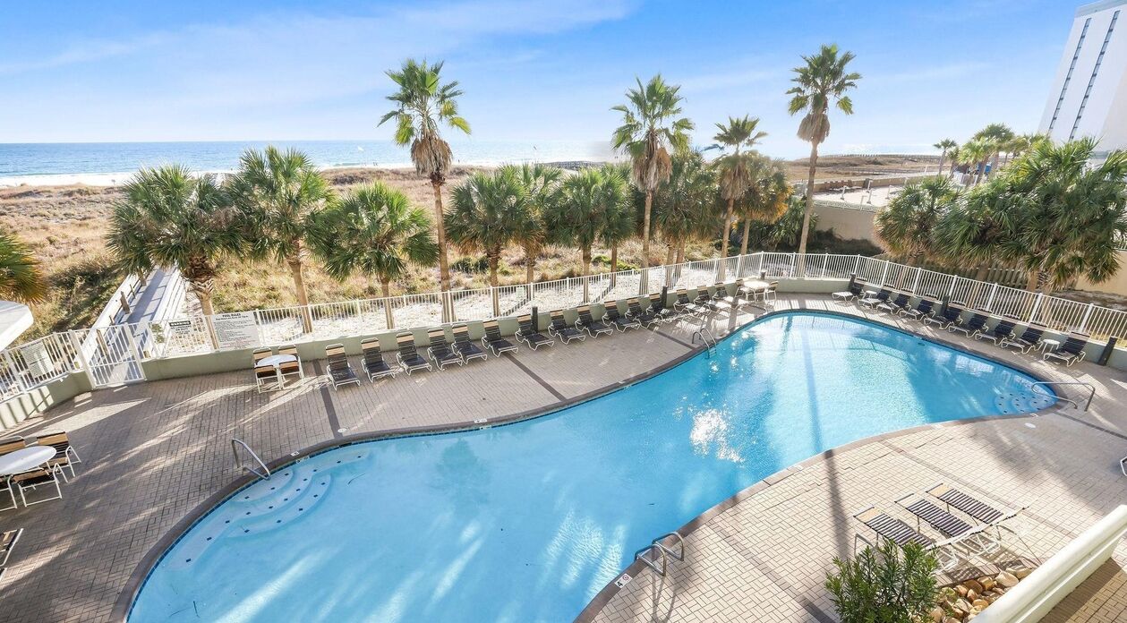 Piscine couverte, piscine extérieure