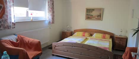 2 bedrooms, WiFi, bed sheets