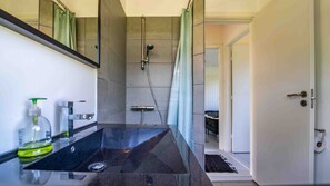 Shower, hair dryer - Cottage 150 m from Beach (Stege)