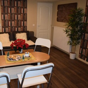 Dining - Residence at "Charron de Geis'pitz" (Geispolsheim)