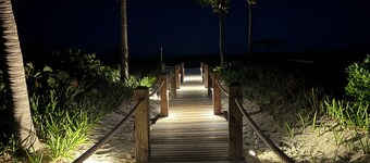 1 br 1ba Ocean Front Condo with amazing Sunrises