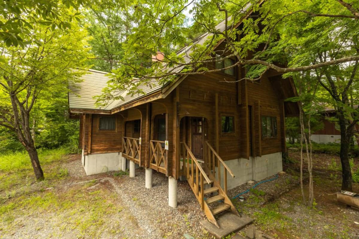 Cottage, 3 Bedrooms, Kitchen, Mountain View R | 3 bedrooms, desk, blackout drapes, free WiFi