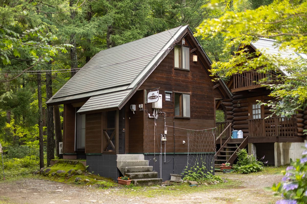 Cottage, 1 Bedroom, Kitchen, Mountain View A | 3 bedrooms, desk, blackout drapes, free WiFi