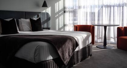 Salamanca Suites