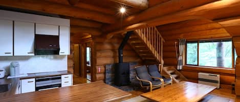 Casa, 2 quartos ( F ) | Área de estar | TV