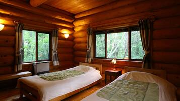 Two-Bedroom House F | Free WiFi