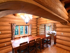 Four-Bedroom House H | In-room dining - Campagne Hakuba (Hakuba)