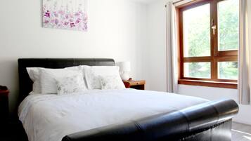 Cottage, 2 Bedrooms | 2 bedrooms, iron/ironing board, free WiFi