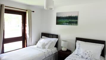 Cottage, 2 Bedrooms | 2 bedrooms, iron/ironing board, free WiFi