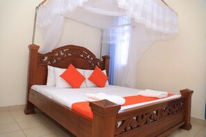 Business Apartment | 3 bedrooms, laptop workspace, iron/ironing board, free WiFi - Wawa Luxury apartments (Mtwapa)
