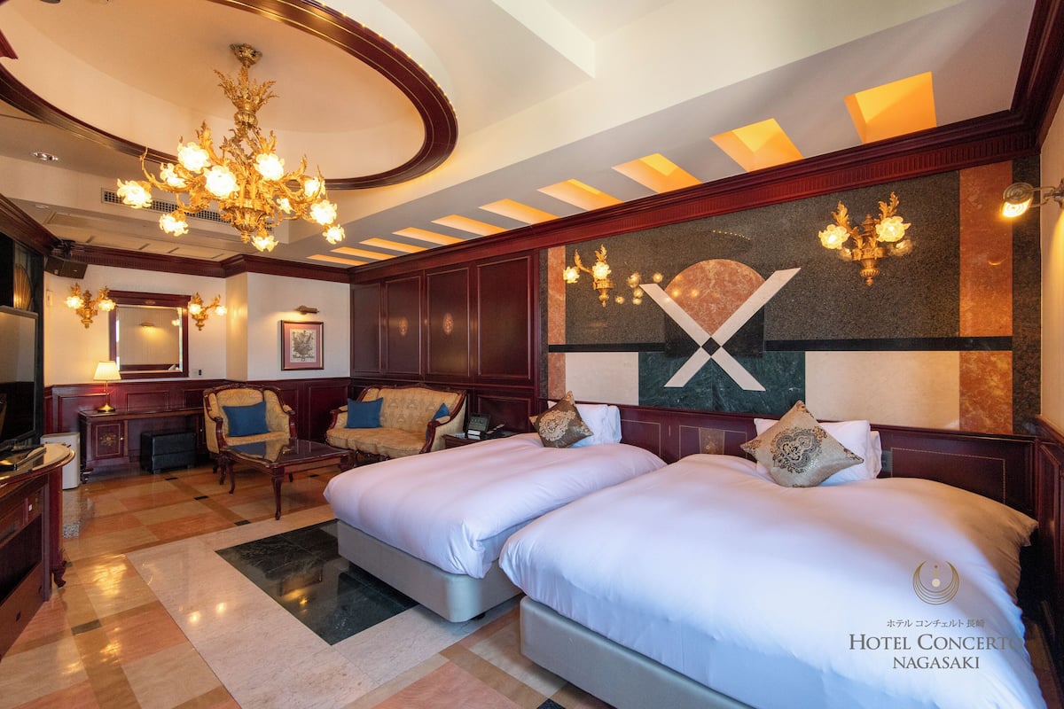 executive suite with private pool, non smoking | 1 bedroom, premium bedding, in-room safe, blackout curtains