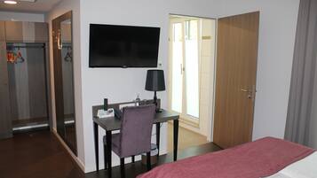 Double Room, Accessible | Living area | Flat-screen TV