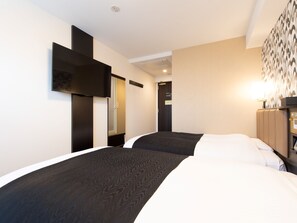 Desk, blackout drapes, free WiFi, bed sheets