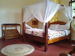 Kahden hengen deluxe-huone | Työpöytä