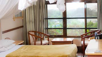 Standard Twin Room | Premium bedding, minibar, in-room safe, desk
