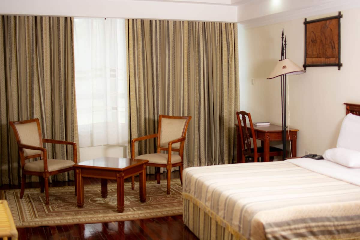 Premium bedding, in-room safe, desk, free cots/infant beds