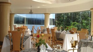 Breakfast area - The Naura Springs Hotel (Arusha)