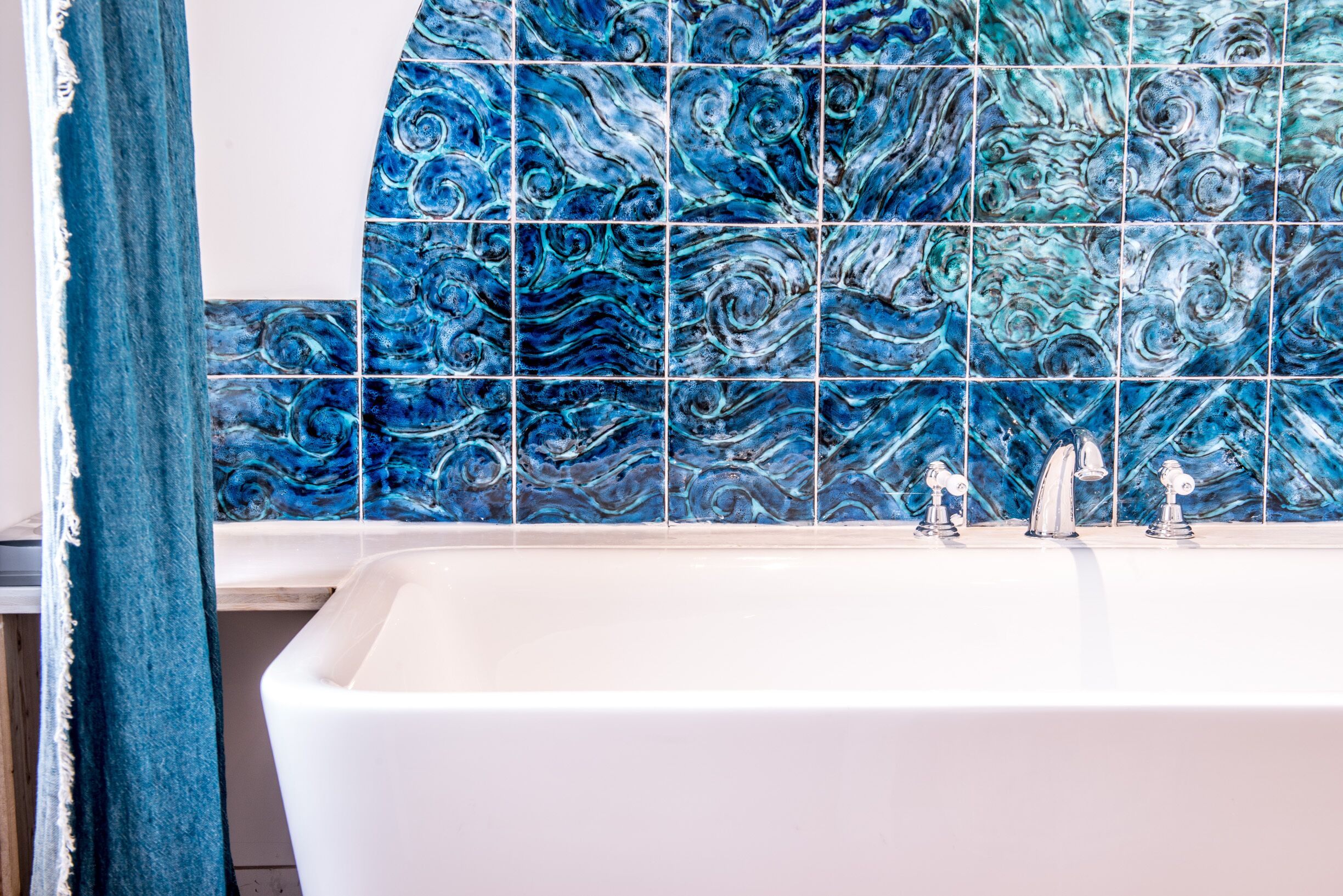 family suite | bathroom | free toiletries, hair dryer, bathrobes, towels