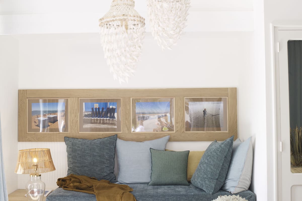 junior suite, accessible | living area | flat-screen tv