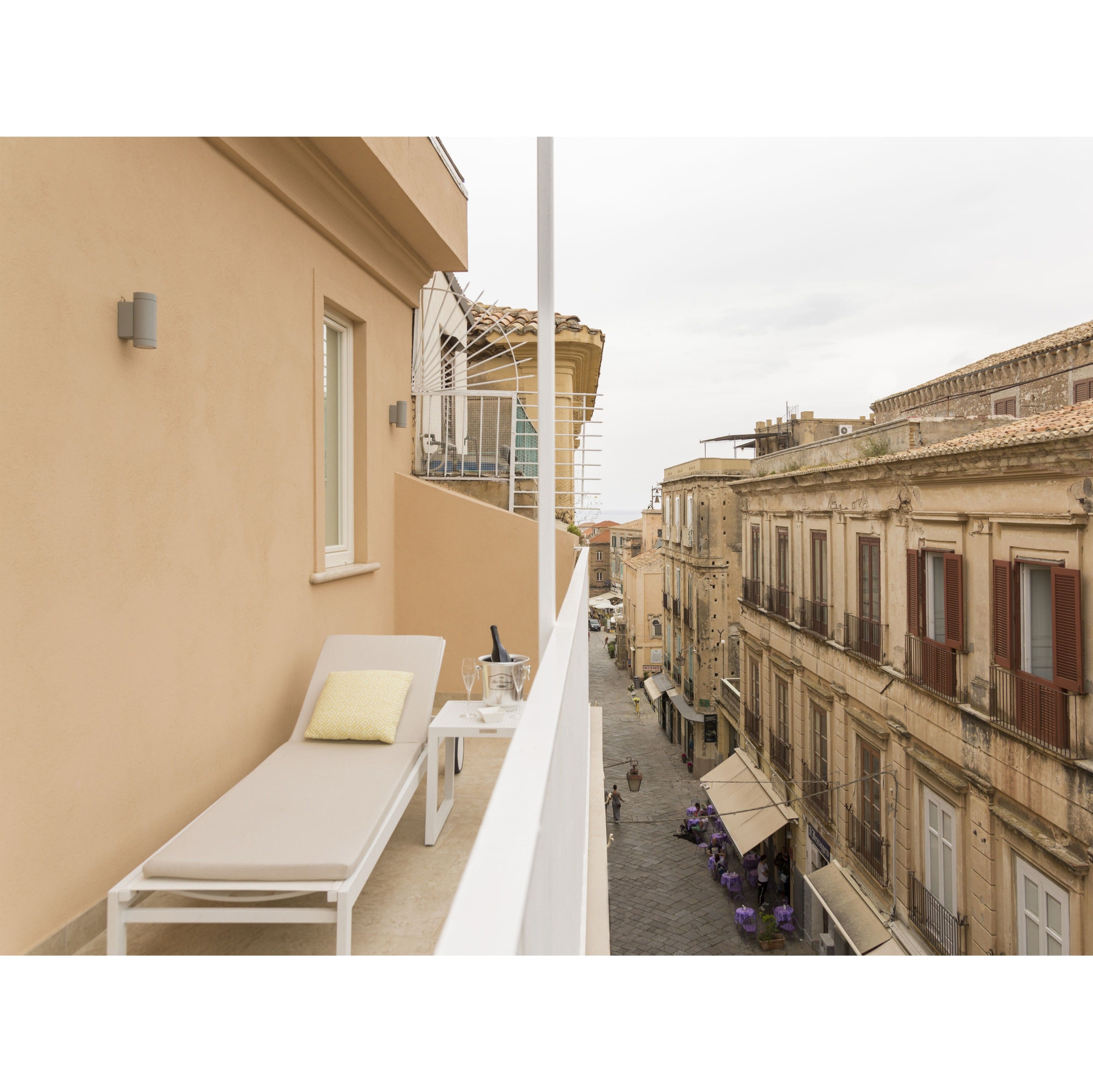 Suite con Terrazzo | Biancheria da letto di alta qualità, copriletto in piuma, minibar