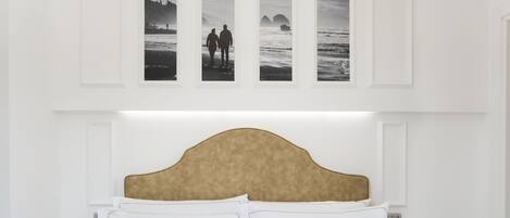 Camera Deluxe con Vista | Premium bedding, down duvets, minibar, desk