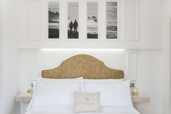 Camera Deluxe con Vista | Ropa de cama de alta calidad, edredón, minibar y escritorio